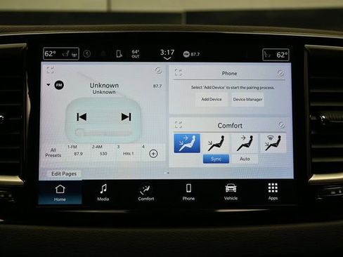 Certified 2024 Chrysler Pacifica Touring-L FWD image 32