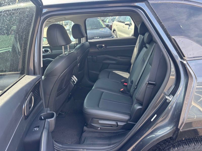 Certified 2023 Kia Sorento S w/ Panoramic Sunroof Package FWD image 10