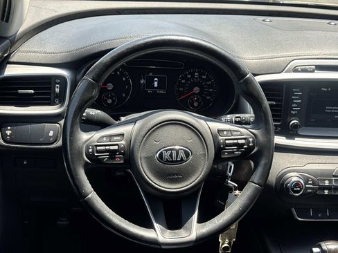 Used 2017 Kia Sorento FWD w/ LX Convenience Package image 7