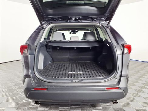 Used 2023 Toyota RAV4 XLE Premium image 8