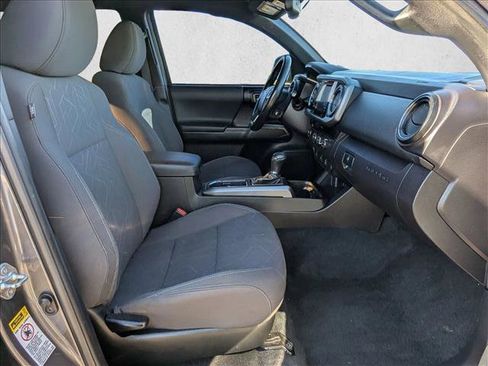 Used 2016 Toyota Tacoma TRD Sport w/ Towing Package image 20