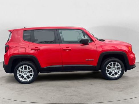 Used 2023 Jeep Renegade Latitude AWD/4WD image 6
