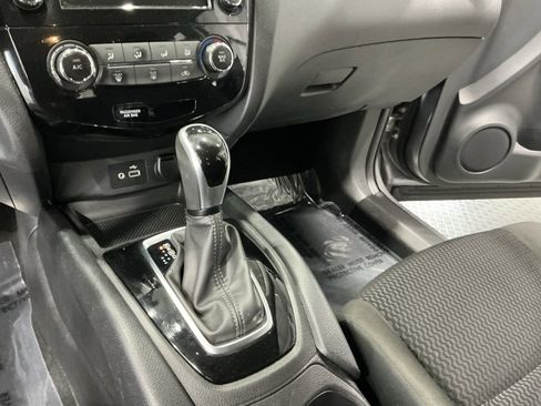 Used 2021 Nissan Rogue Sport S image 17