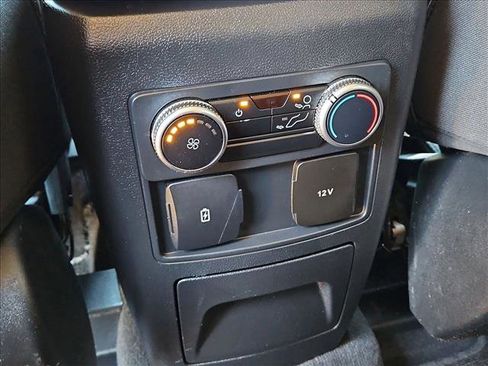 Used 2022 Ford Explorer XLT image 17