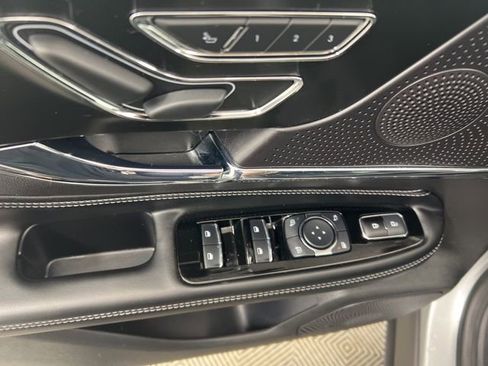 Used 2023 Lincoln Corsair AWD w/ Equipment Group 101A image 13