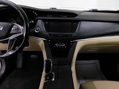 Used 2018 Cadillac XT5 AWD image 50