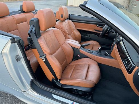 Used 2012 BMW M3 Convertible image 24