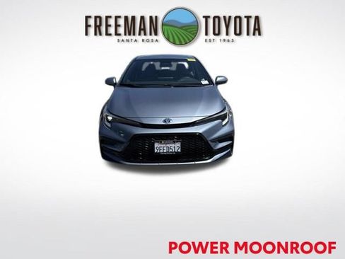 Used 2023 Toyota Corolla SE w/ SE Package FWD image 3