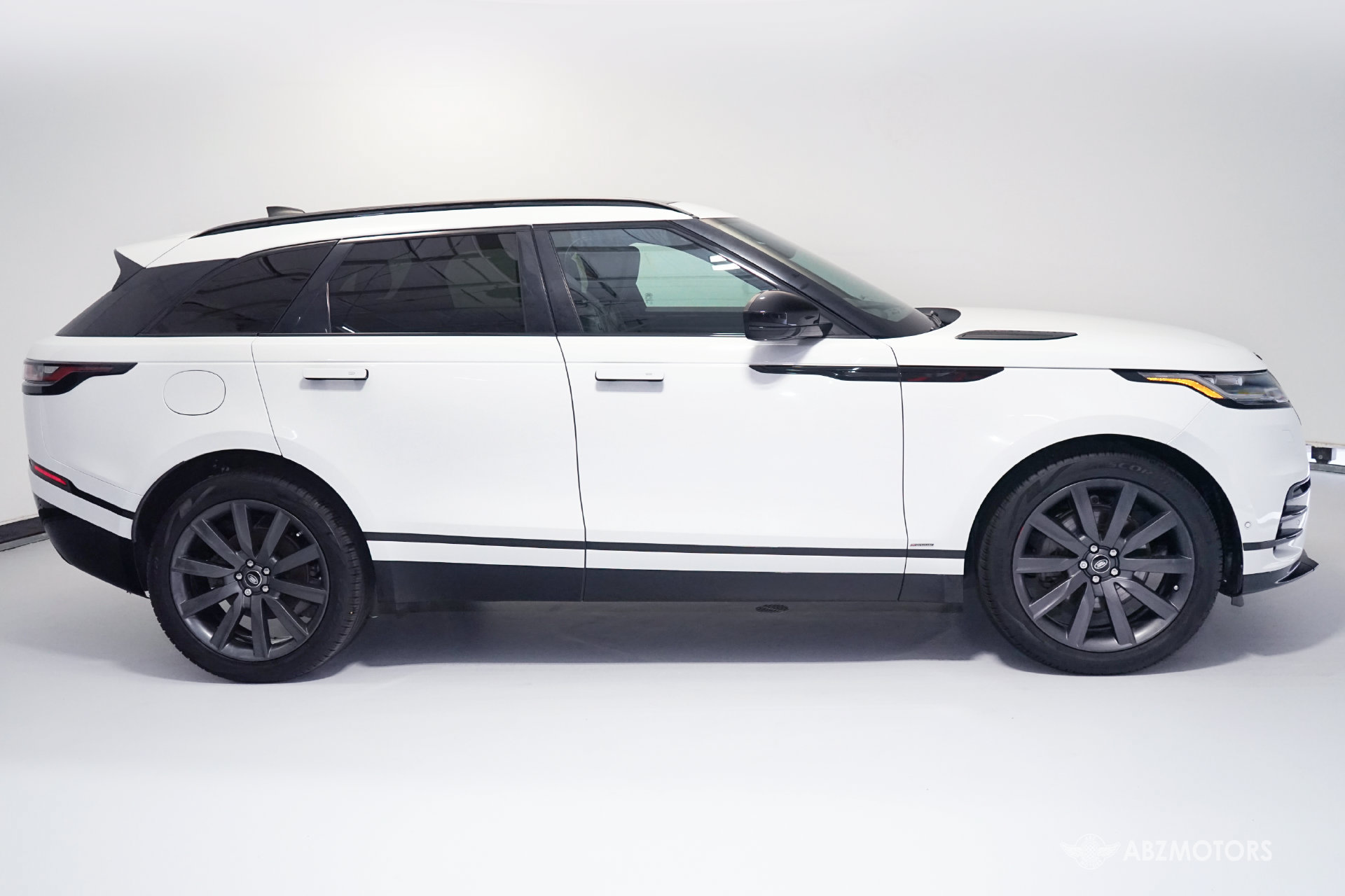 Used 2018 Land Rover Range Rover Velar AWD/4WD image 4