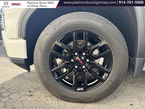 Used 2024 GMC Sierra 1500 Elevation image 9
