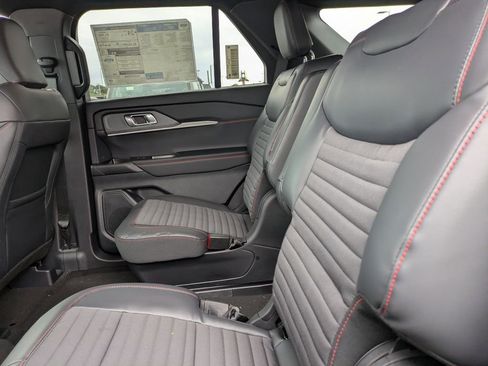 New 2026 Ford Explorer ST-Line w/ ST-Line Street Pack image 16