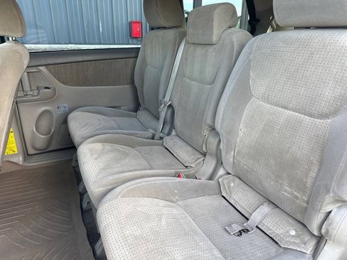 Used 2009 Toyota Sienna LE FWD image 10