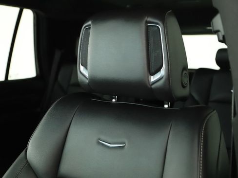 Used 2024 Cadillac Escalade Luxury AWD/4WD image 31
