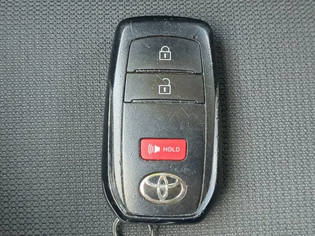 Certified 2025 Toyota Corolla Cross LE FWD image 33