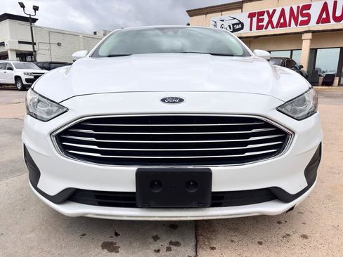 Used 2020 Ford Fusion SE FWD image 4