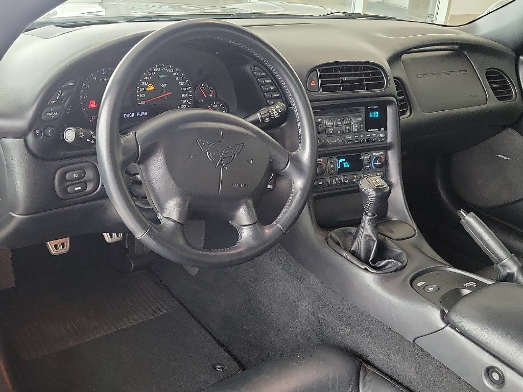 Used 2001 Chevrolet Corvette Coupe w/ Preferred Equipment Group2 RWD image 18