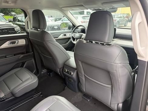 Used 2026 Ford Explorer Active w/ Active Comfort Package AWD/4WD image 43