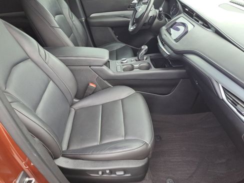 Used 2019 Cadillac XT4 Premium Luxury w/ Enhanced Visibility Package FWD image 15