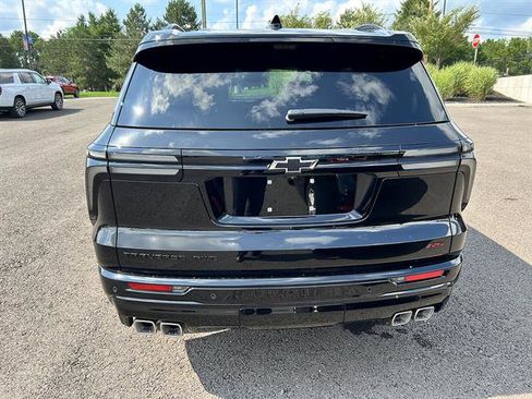 New 2027 Chevrolet Traverse RS w/ LPO, Floor Liner Package AWD/4WD image 4
