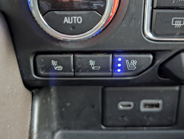 Used 2023 GMC Yukon XL SLT AWD/4WD image 21