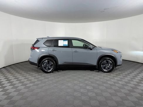 Certified 2026 Nissan Rogue SV FWD image 5