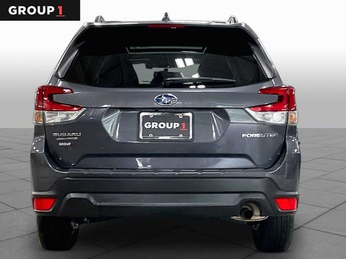 Used 2021 Subaru Forester Premium AWD/4WD image 5