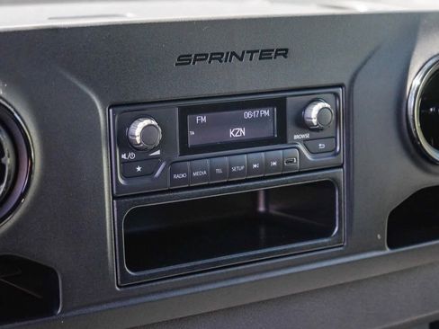 New 2024 Mercedes-Benz eSprinter 170 Cargo image 15