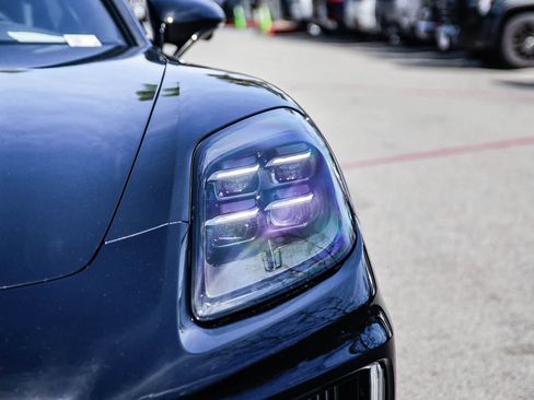 Used 2025 Porsche Panamera 4 image 9