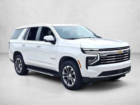 Used 2025 Chevrolet Tahoe LT RWD image 3