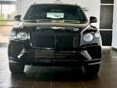 Used 2023 Bentley Bentayga AWD/4WD image 2