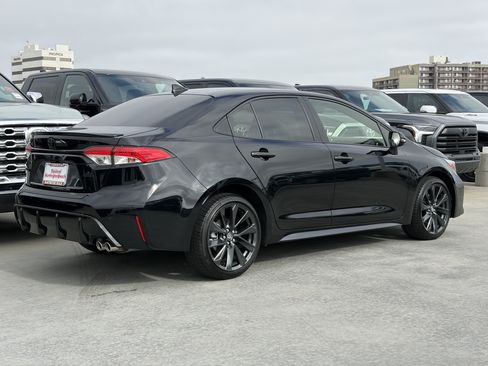 Certified 2026 Toyota Corolla SE w/ SE Package FWD image 3