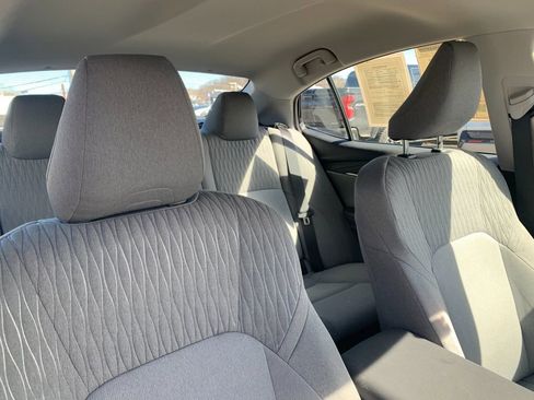 Used 2025 Toyota Camry LE w/ Convenience Package image 18