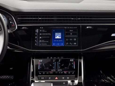 Used 2025 Audi Q7 3.0T Premium Plus w/ Premium Plus Package image 32
