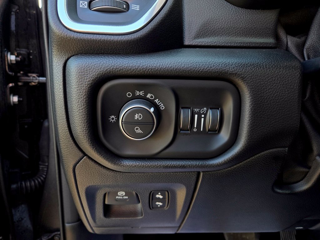 Used 2021 RAM 1500 Laramie AWD/4WD image 15