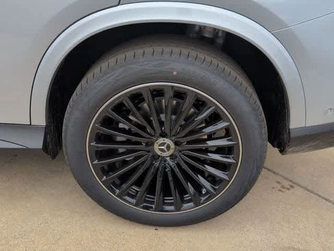 Used 2026 Mercedes-Benz GLC 300 image 12