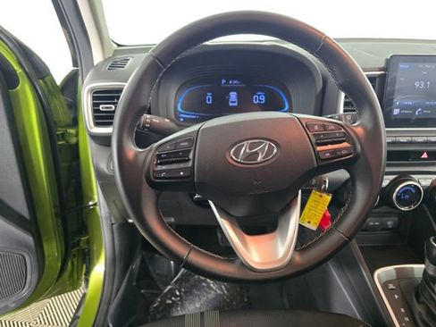 Used 2023 Hyundai Venue SEL image 10