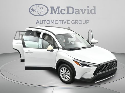 Used 2022 Toyota Corolla Cross LE FWD image 47