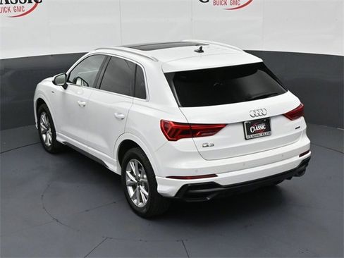 Used 2021 Audi Q3 2.0T Premium w/ Convenience Package image 17