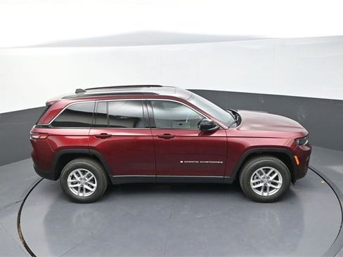 New 2025 Jeep Grand Cherokee Laredo image 16