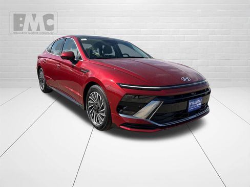 New 2026 Hyundai Sonata Limited image 2