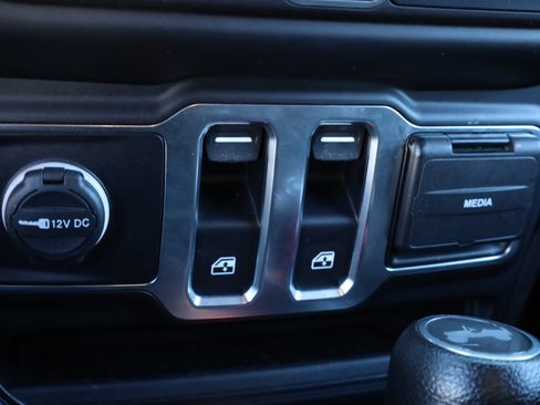 Used 2023 Jeep Wrangler Sport S image 8