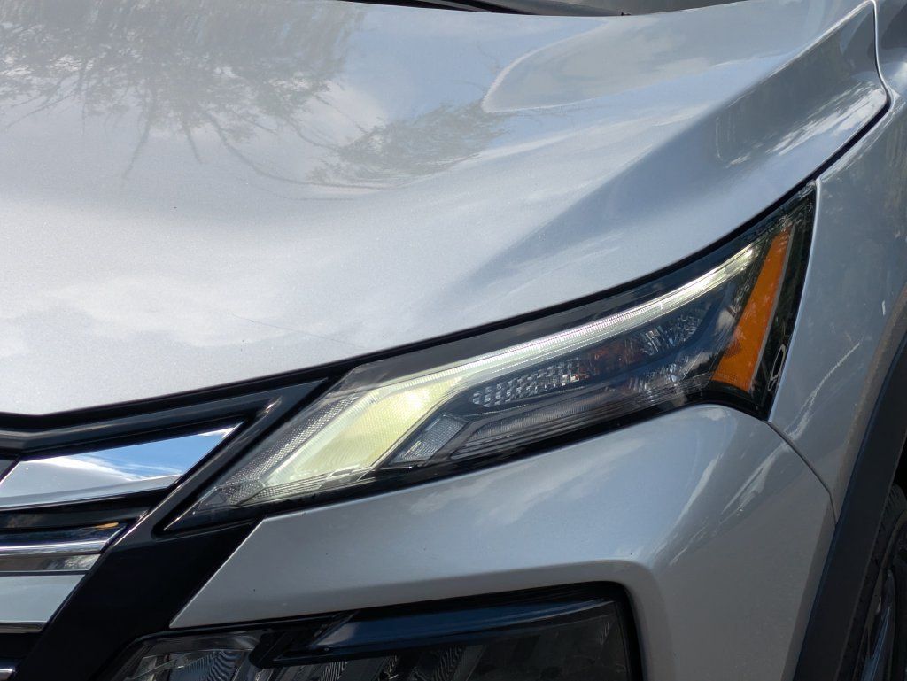Used 2025 Nissan Rogue SV FWD image 10