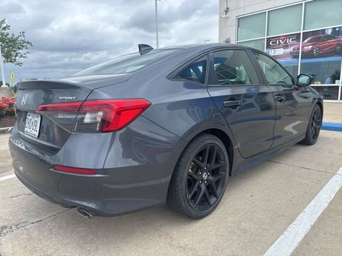Used 2022 Honda Civic Sport image 3