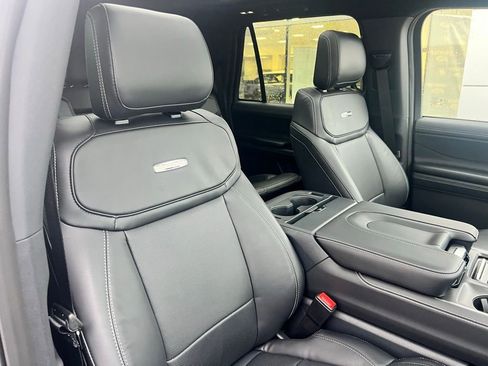 New 2025 Ford Expedition Max Platinum w/ Stealth Performance Package image 39