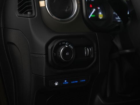 Used 2024 Jeep Wrangler High Altitude AWD/4WD image 23