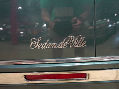 Used 1992 Cadillac De Ville Sedan FWD image 24
