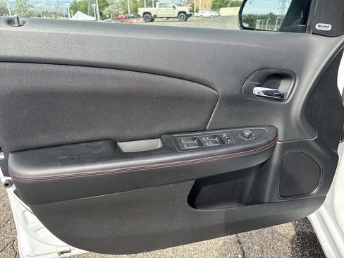Used 2012 Dodge Avenger R/T FWD image 25