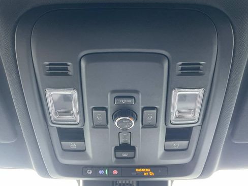 New 2025 Chevrolet Suburban High Country image 28