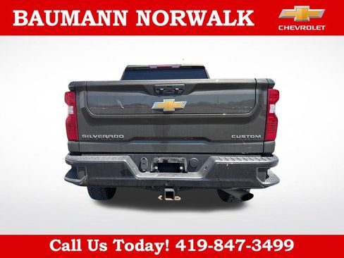 Used 2022 Chevrolet Silverado 2500 Custom w/ Custom Convenience Package AWD/4WD image 11