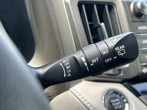 Used 2015 Toyota RAV4 Limited FWD image 30